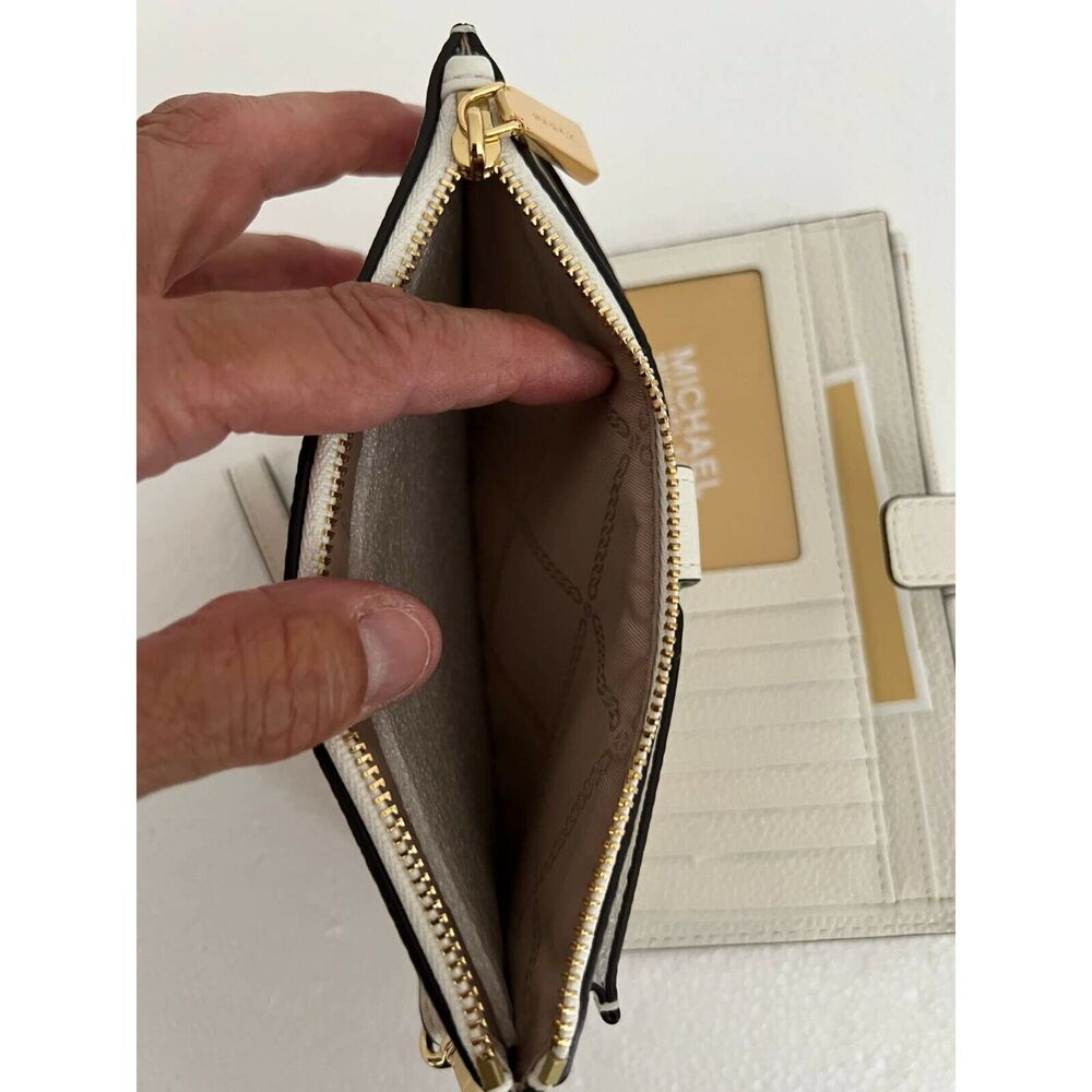 Michael Kors Wristlet White Multicolor Stars Cutout Snap Flap Zipper NEW - Picture 6 of 11